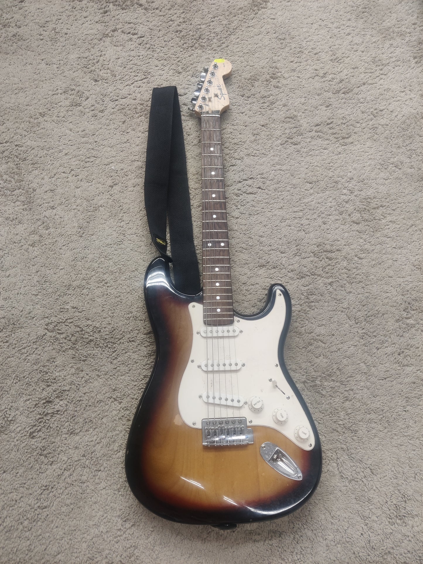 Squier Affinity Stratocaster -97 - Aron Soitin