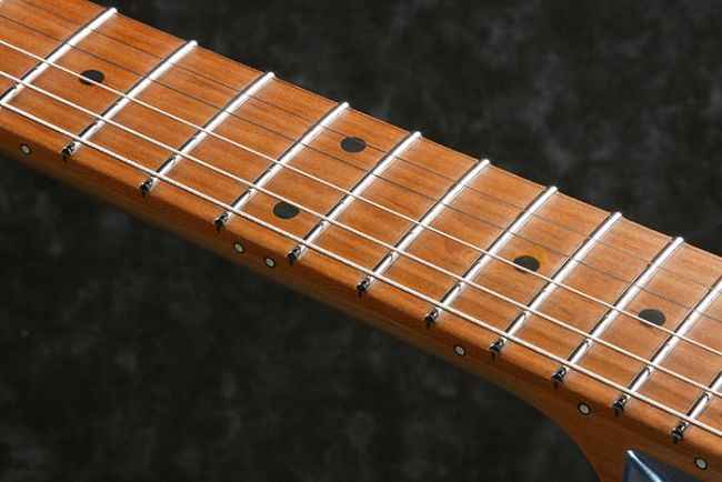 Ibanez AZ2204-PW Prestige