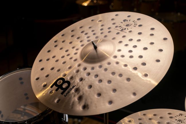 Meinl Pure Alloy 22" Extra Hammered Ride - Aron Soitin