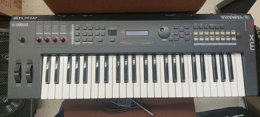 Yamaha MX49 music synthesizer (used) - Aron Soitin