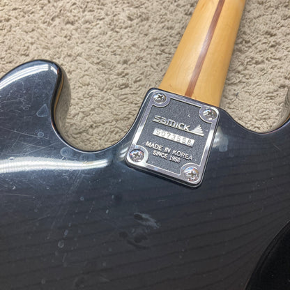 Samick Artist Series Bass (used)