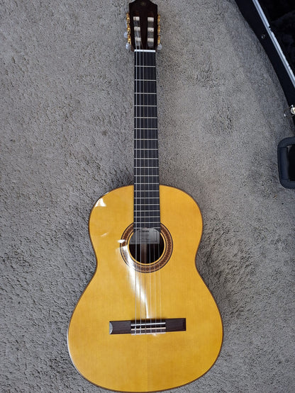 Yamaha CG182S Solid Top classical guitar (used)