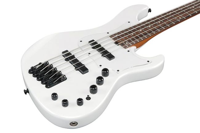 Ibanez MDM1005-PW bassokitara pussilla