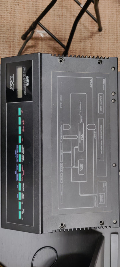 Yamaha DX7 keyboard & TX7 tone generator (used) - Aron Soitin