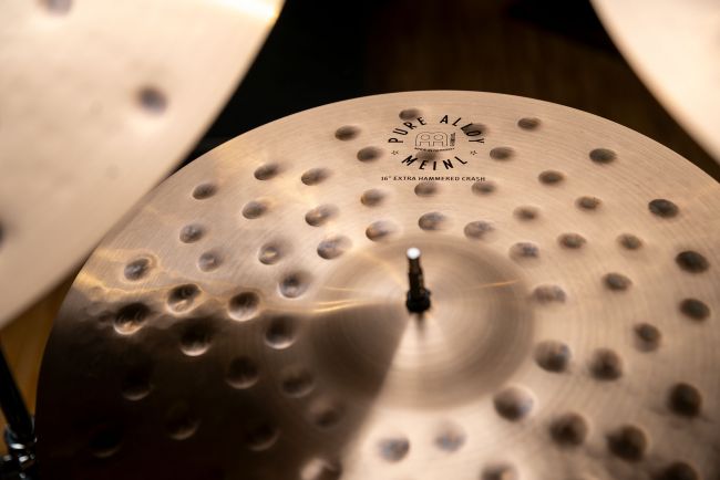 Meinl Pure Alloy 16" Extra Hammered Crash - Aron Soitin