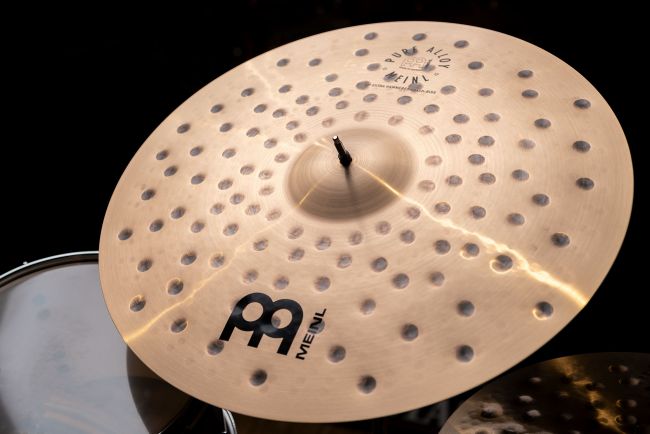 Meinl Pure Alloy 22" Extra Hammered Crash Ride - Aron Soitin