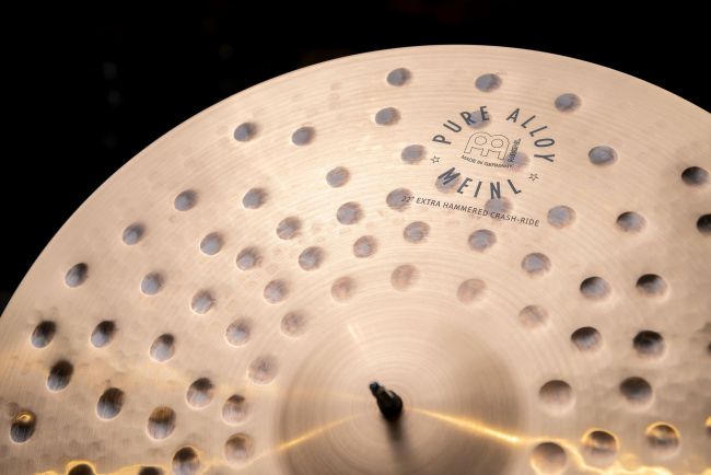 Meinl Pure Alloy 22" Extra Hammered Crash Ride - Aron Soitin
