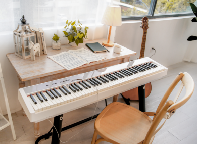 NUX NPK-10 DIGITAALIPIANO VALKOINEN - Aron Soitin